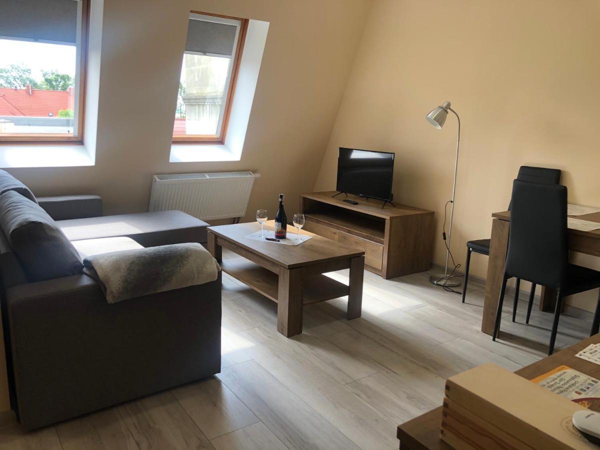 Apartamenty Alicja Dzierzoniow Luaran gambar