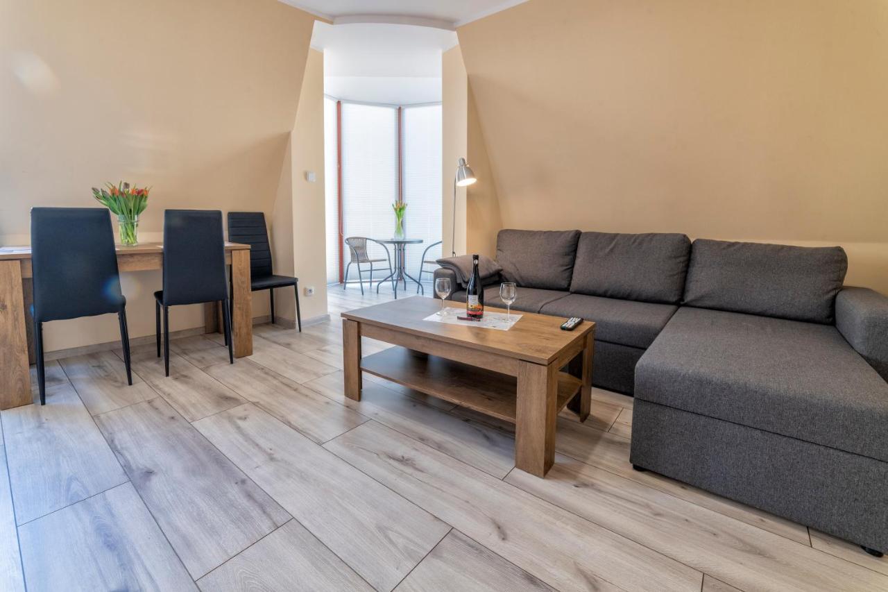 Apartamenty Alicja Dzierzoniow Luaran gambar