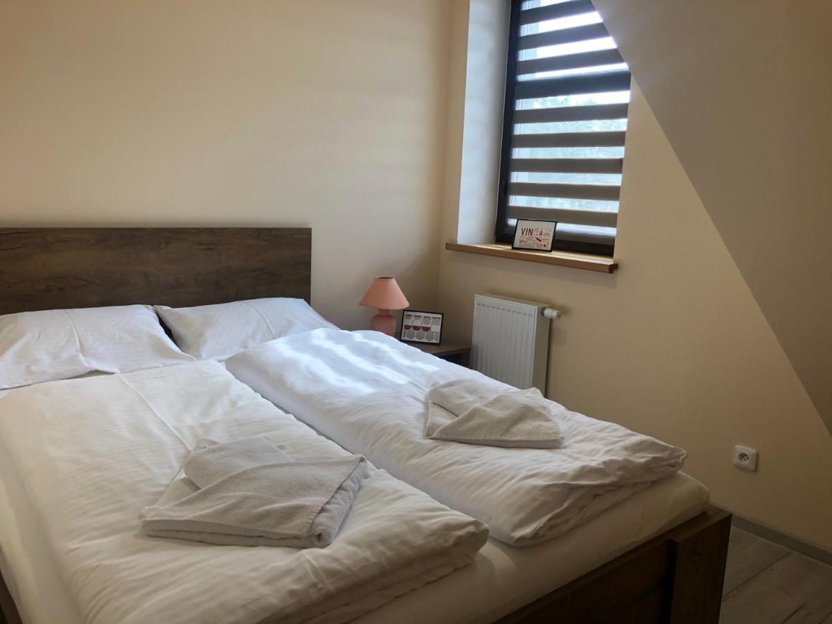 Apartamenty Alicja Dzierzoniow Luaran gambar