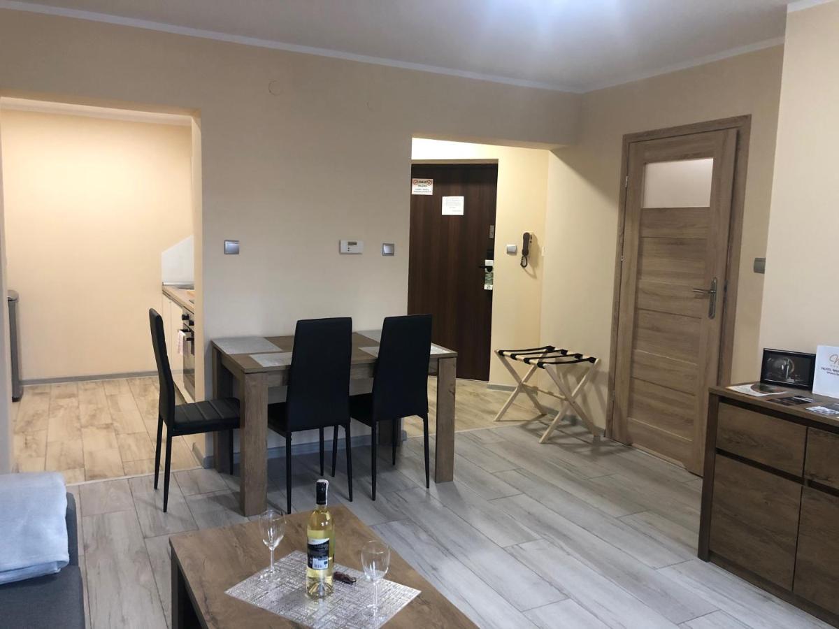 Apartamenty Alicja Dzierzoniow Luaran gambar