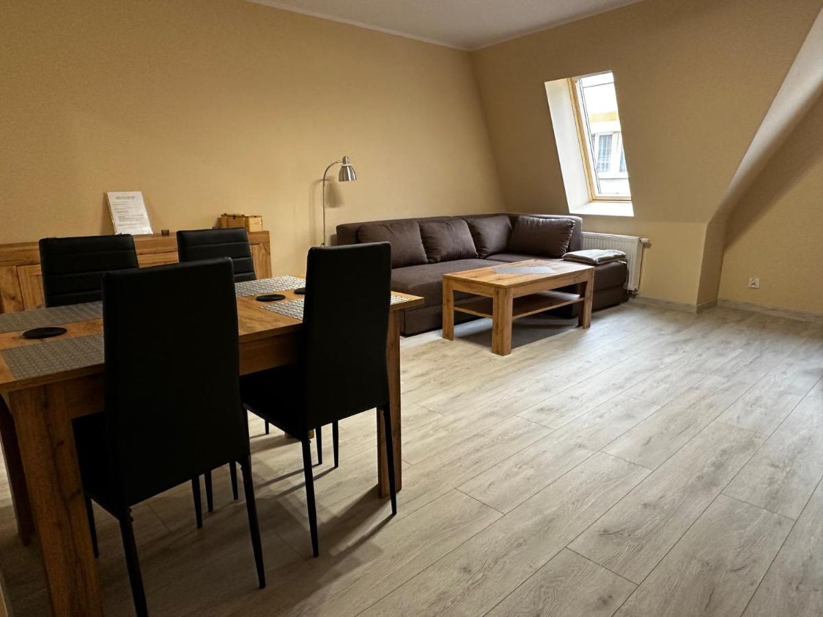 Apartamenty Alicja Dzierzoniow Luaran gambar