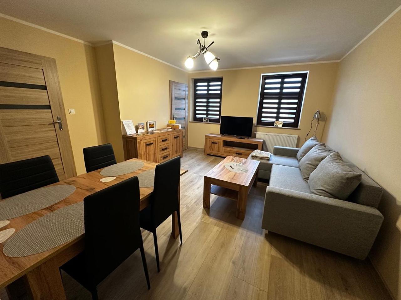 Apartamenty Alicja Dzierzoniow Luaran gambar