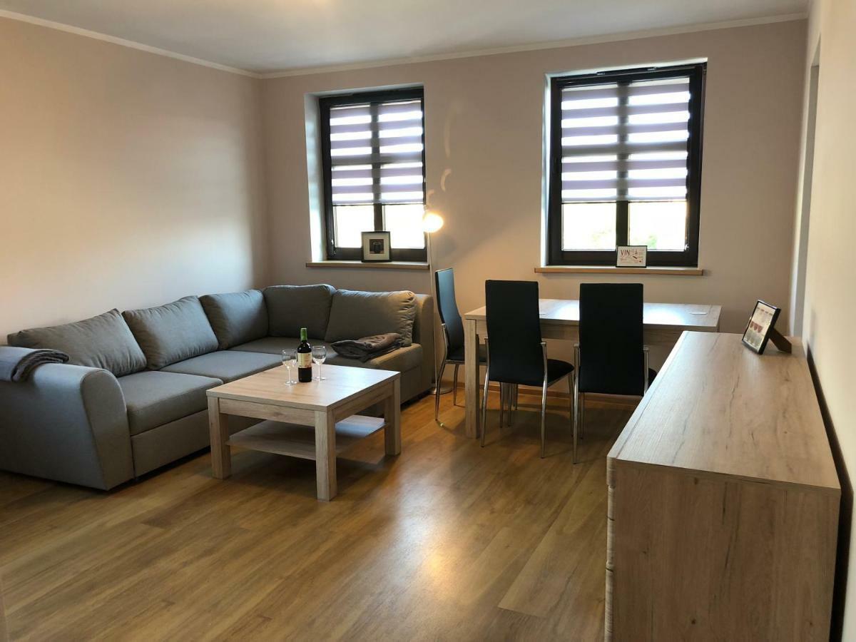 Apartamenty Alicja Dzierzoniow Luaran gambar