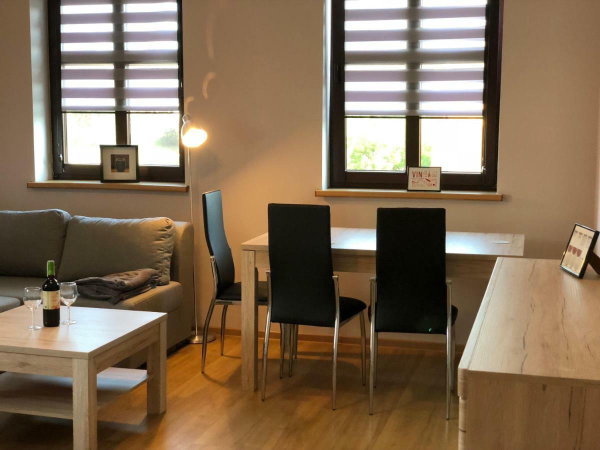 Apartamenty Alicja Dzierzoniow Luaran gambar